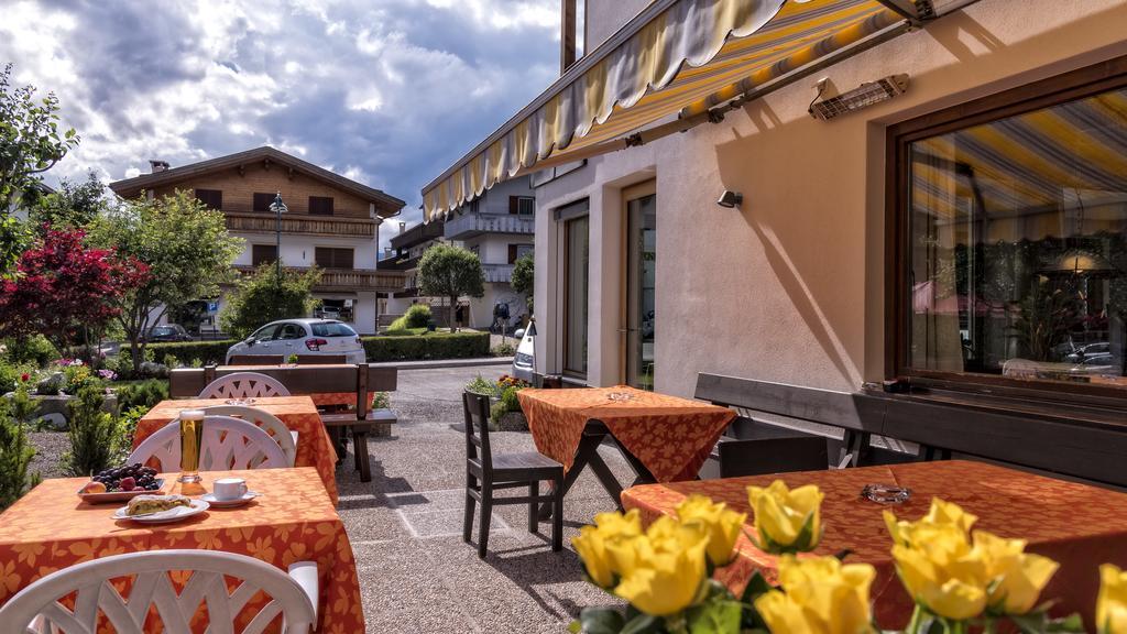 Hotel Moritz Dobbiaco Bagian luar foto