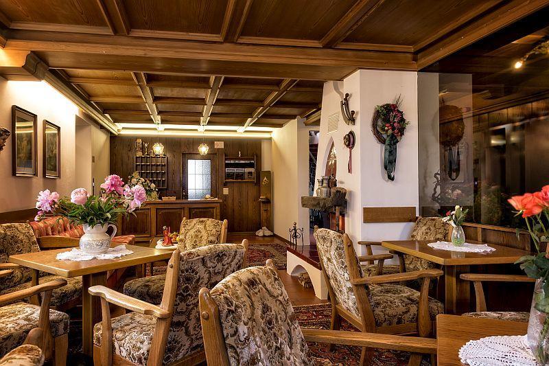 Hotel Moritz Dobbiaco Bagian luar foto