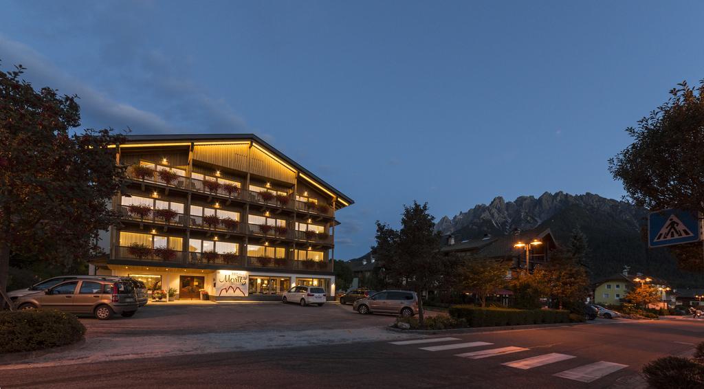 Hotel Moritz Dobbiaco Bagian luar foto