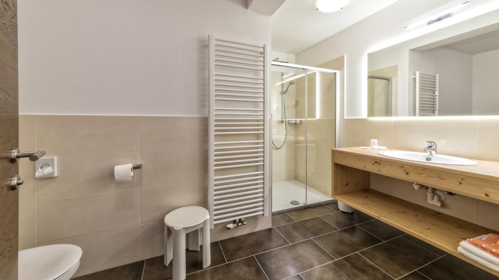 Hotel Moritz Dobbiaco Bagian luar foto