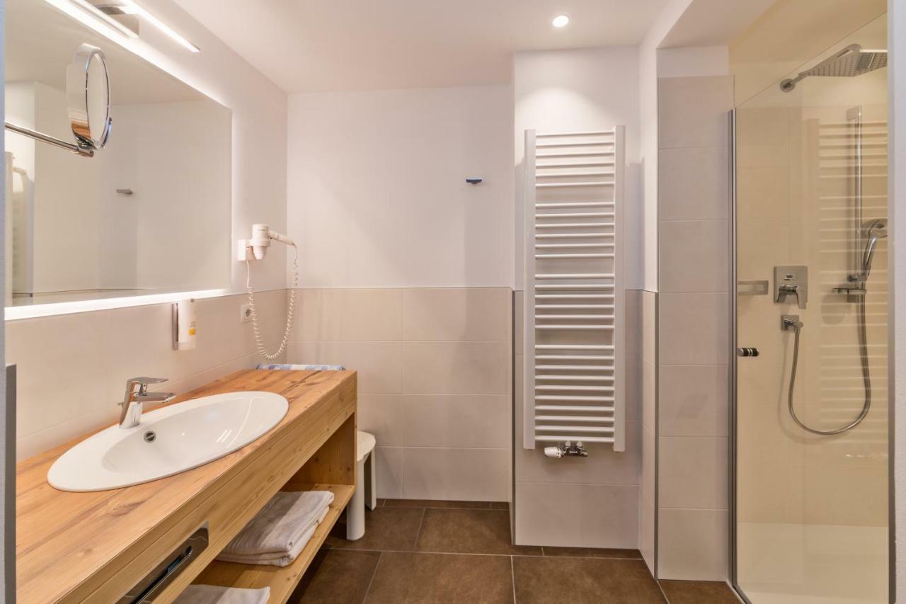 Hotel Moritz Dobbiaco Bagian luar foto