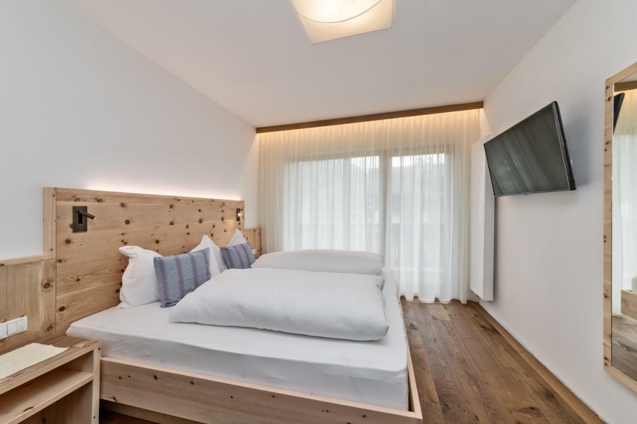 Hotel Moritz Dobbiaco Bagian luar foto