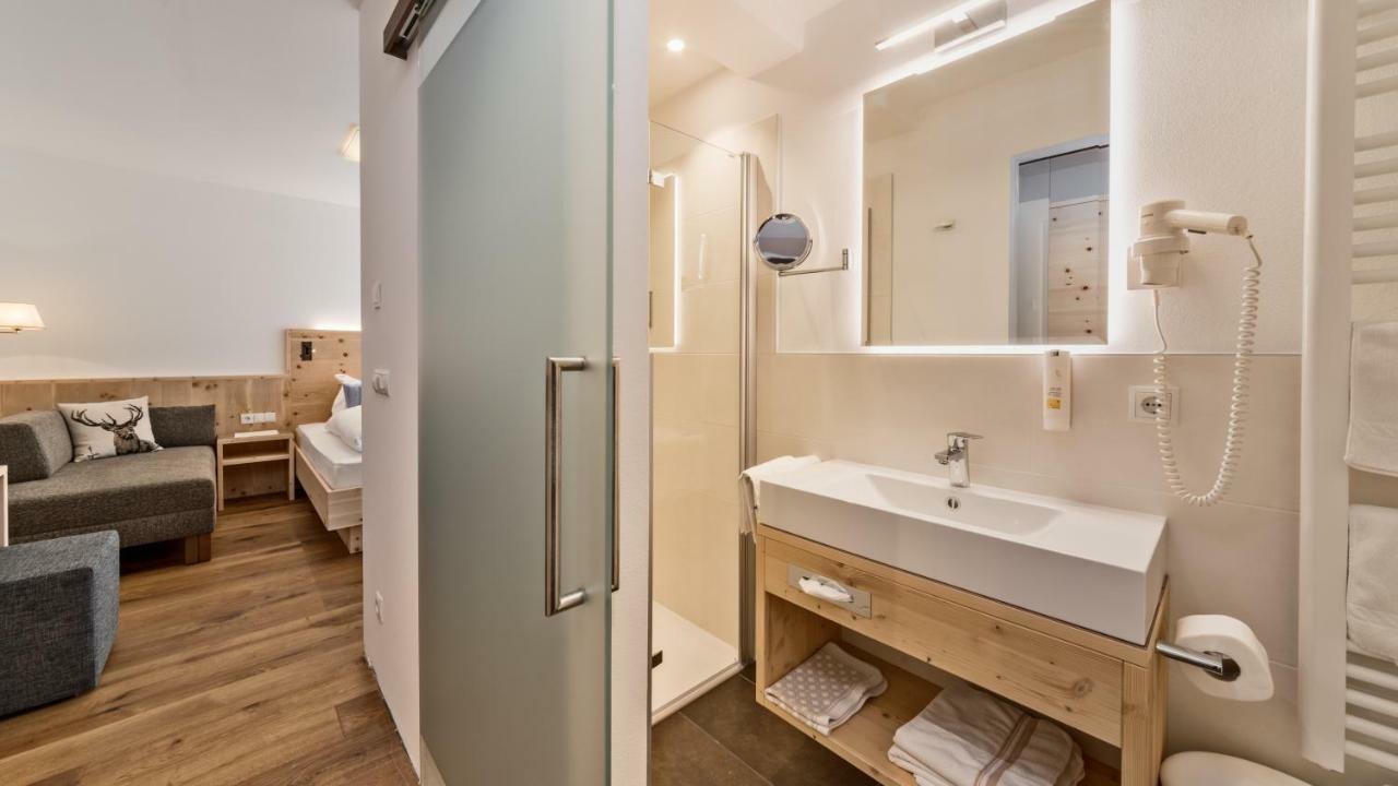 Hotel Moritz Dobbiaco Bagian luar foto